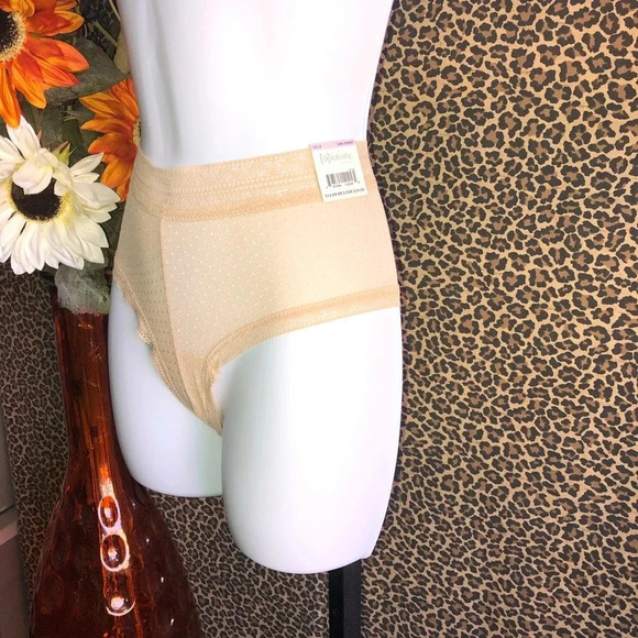 🌻5/$25🌻RELATIVITY INTIMATES Size 6 - Picture 2 of 3